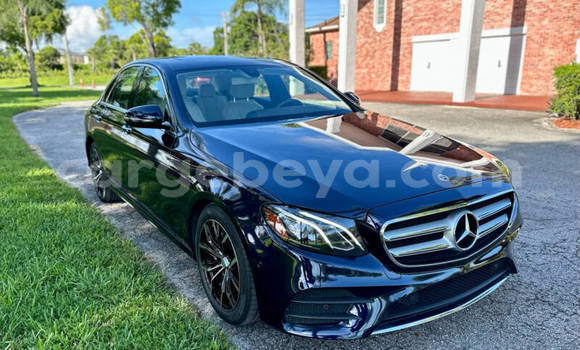 ይግዙ ያገለገለ Mercedes-Benz E–Class ሰማያዊ መኪና በ አዲስ አበባ በ ኢትዮጵያ ይግዙ ያገለገለ Mercedes-Benz E–Class ሰማያዊ መኪና በ አዲስ አበባ በ ኢትዮጵያ