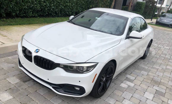 ይግዙ ያገለገለ BMW X3 ነጭ መኪና በ አዲስ አበባ በ ኢትዮጵያ ይግዙ ያገለገለ BMW X3 ነጭ መኪና በ አዲስ አበባ በ ኢትዮጵያ
