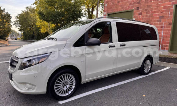ይግዙ ያገለገለ Mercedes-Benz Vito ነጭ መኪና በ አዲስ አበባ በ ኢትዮጵያ ይግዙ ያገለገለ Mercedes-Benz Vito ነጭ መኪና በ አዲስ አበባ በ ኢትዮጵያ