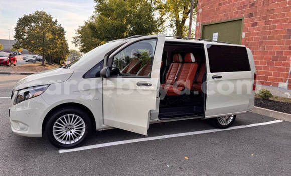 ይግዙ ያገለገለ Mercedes-Benz Vito ነጭ መኪና በ አዲስ አበባ በ ኢትዮጵያ ይግዙ ያገለገለ Mercedes-Benz Vito ነጭ መኪና በ አዲስ አበባ በ ኢትዮጵያ