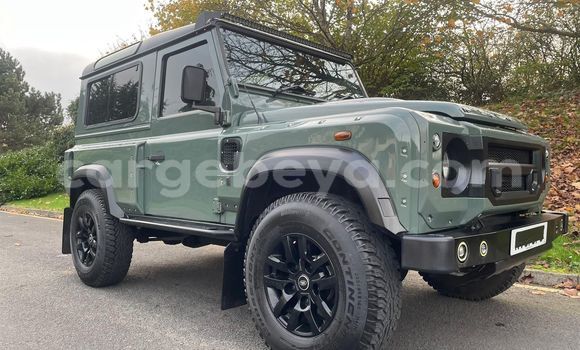 Buy Used Land Rover Defender Green Car in Addis–Ababa in Ethiopia Buy Used Land Rover Defender Green Car in Addis–Ababa in Ethiopia