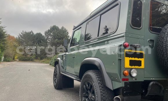 Buy Used Land Rover Defender Green Car in Addis–Ababa in Ethiopia Buy Used Land Rover Defender Green Car in Addis–Ababa in Ethiopia