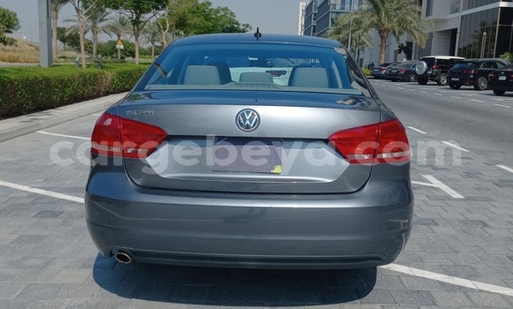 ይግዙ ያገለገለ Volkswagen Passat ሰማያዊ መኪና በ አዲስ አበባ በ ኢትዮጵያ ይግዙ ያገለገለ Volkswagen Passat ሰማያዊ መኪና በ አዲስ አበባ በ ኢትዮጵያ