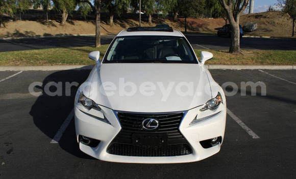 ይግዙ ያገለገለ Lexus IS ነጭ መኪና በ አዲስ አበባ በ ኢትዮጵያ ይግዙ ያገለገለ Lexus IS ነጭ መኪና በ አዲስ አበባ በ ኢትዮጵያ