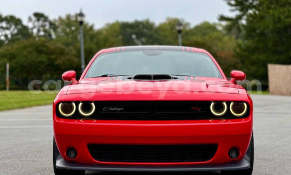 ይግዙ ያገለገለ Dodge Challenger ቀይ መኪና በ አዲስ አበባ በ ኢትዮጵያ ይግዙ ያገለገለ Dodge Challenger ቀይ መኪና በ አዲስ አበባ በ ኢትዮጵያ