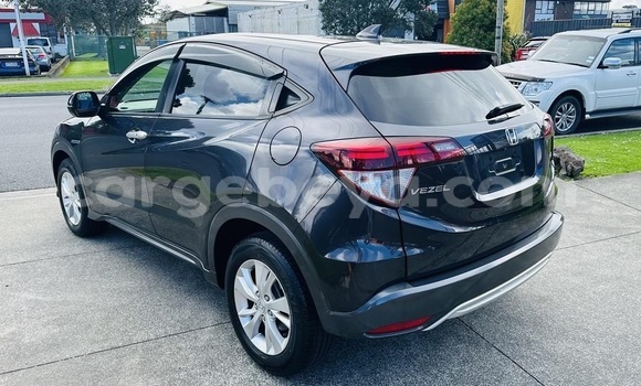 ይግዙ ያገለገለ Honda Vezel ጥቁር መኪና በ አዲስ አበባ በ ኢትዮጵያ ይግዙ ያገለገለ Honda Vezel ጥቁር መኪና በ አዲስ አበባ በ ኢትዮጵያ