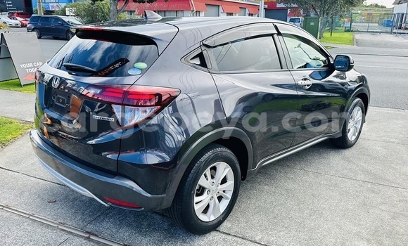 ይግዙ ያገለገለ Honda Vezel ጥቁር መኪና በ አዲስ አበባ በ ኢትዮጵያ ይግዙ ያገለገለ Honda Vezel ጥቁር መኪና በ አዲስ አበባ በ ኢትዮጵያ