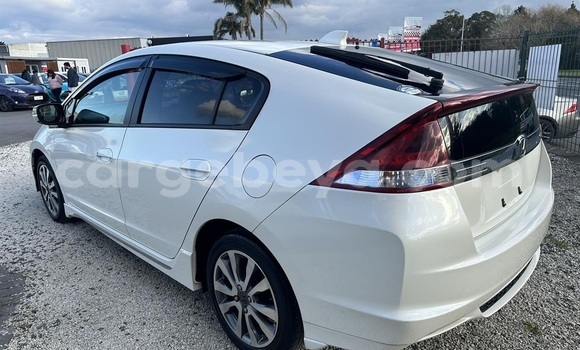 ይግዙ ያገለገለ Honda Insight ነጭ መኪና በ አዲስ አበባ በ ኢትዮጵያ ይግዙ ያገለገለ Honda Insight ነጭ መኪና በ አዲስ አበባ በ ኢትዮጵያ