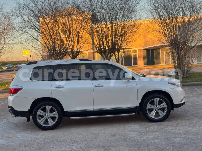 Big with watermark toyota highlander ethiopia addis ababa 12300