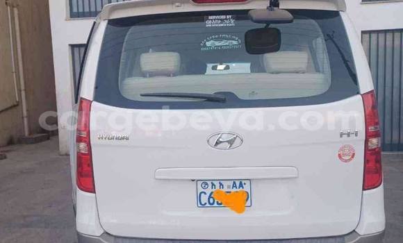 Acheter Occasion Voiture Hyundai Starex Blanc à Addis Ababa, Ethiopie Acheter Occasion Voiture Hyundai Starex Blanc à Addis Ababa, Ethiopie