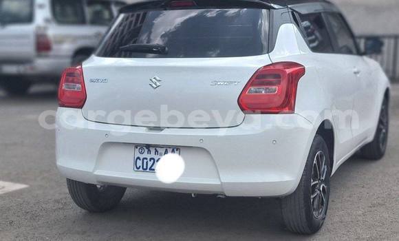 Acheter Occasion Voiture Suzuki Swift Blanc à Addis Ababa, Ethiopie Acheter Occasion Voiture Suzuki Swift Blanc à Addis Ababa, Ethiopie