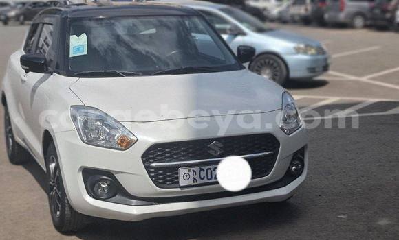 Acheter Occasion Voiture Suzuki Swift Blanc à Addis Ababa, Ethiopie Acheter Occasion Voiture Suzuki Swift Blanc à Addis Ababa, Ethiopie