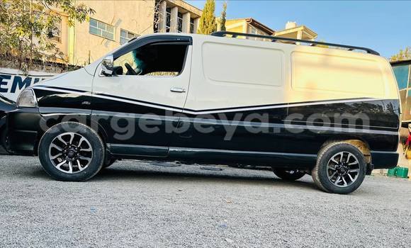 Acheter Occasion Voiture Toyota Dolphin Blanc à Addis Ababa, Ethiopie Acheter Occasion Voiture Toyota Dolphin Blanc à Addis Ababa, Ethiopie