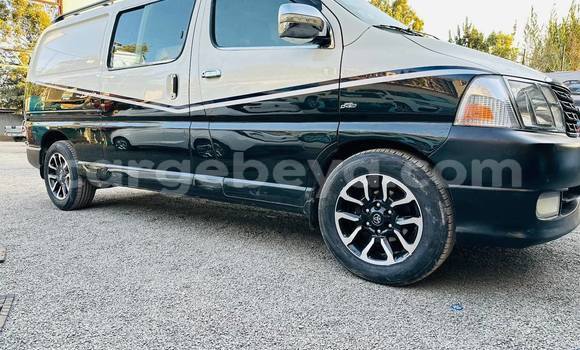 Acheter Occasion Voiture Toyota Dolphin Blanc à Addis Ababa, Ethiopie Acheter Occasion Voiture Toyota Dolphin Blanc à Addis Ababa, Ethiopie