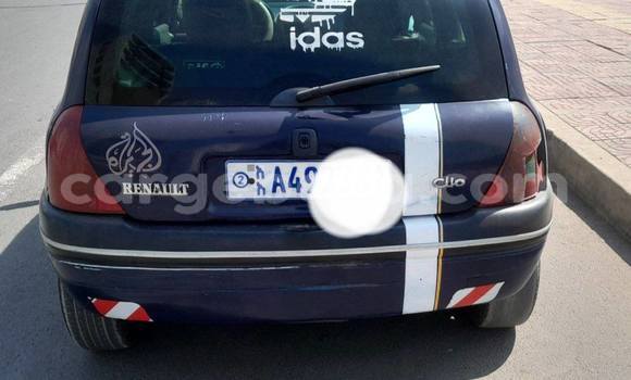 Acheter Occasion Voiture Renault Clio Bleu à Addis Ababa, Ethiopie Acheter Occasion Voiture Renault Clio Bleu à Addis Ababa, Ethiopie
