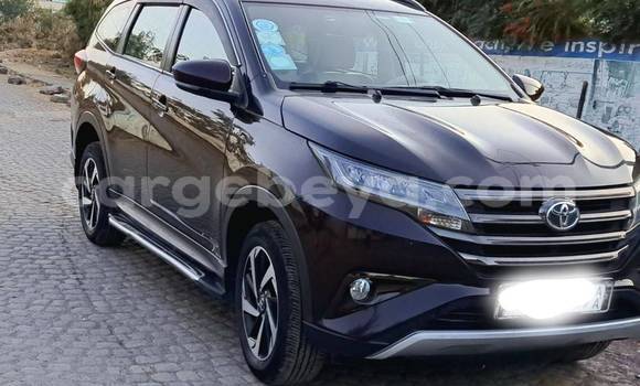 Oofamaa Toyota Rush Black Makiinaa iti Addis–Ababa keessatti Ethiopia keessatti