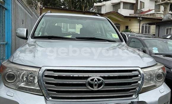 Oofamaa Toyota Land Cruiser Prado Other Makiinaa iti Addis–Ababa keessatti Ethiopia keessatti