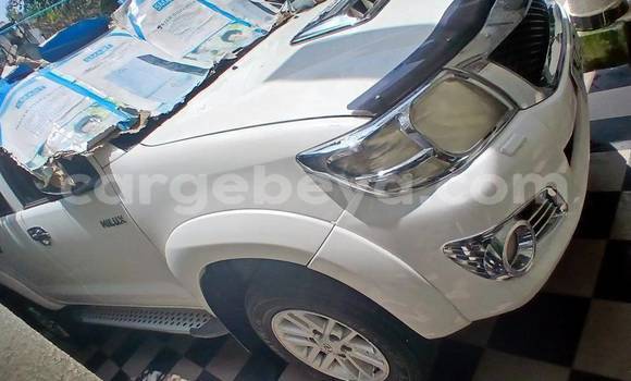 Buy Used Toyota Hilux White Car in Addis–Ababa in Ethiopia Buy Used Toyota Hilux White Car in Addis–Ababa in Ethiopia