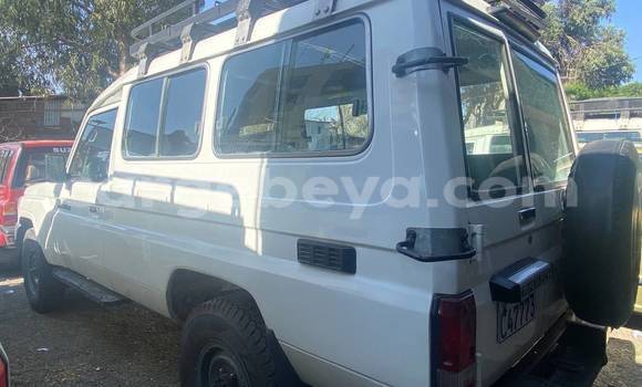 Buy Used Toyota Land Cruiser Prado White Car in Addis–Ababa in Ethiopia Buy Used Toyota Land Cruiser Prado White Car in Addis–Ababa in Ethiopia