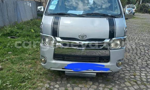 ይግዙ ያገለገለ Toyota Hiace ሌላ መኪና በ አዲስ አበባ በ ኢትዮጵያ