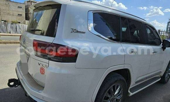 Buy Used Toyota Land Cruiser White Car in Addis–Ababa in Ethiopia Buy Used Toyota Land Cruiser White Car in Addis–Ababa in Ethiopia