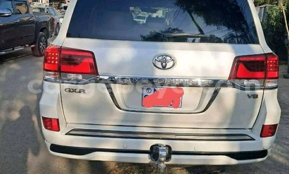 Buy Used Toyota Land Cruiser White Car in Addis–Ababa in Ethiopia Buy Used Toyota Land Cruiser White Car in Addis–Ababa in Ethiopia
