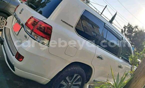 Buy Used Toyota Land Cruiser White Car in Addis–Ababa in Ethiopia Buy Used Toyota Land Cruiser White Car in Addis–Ababa in Ethiopia