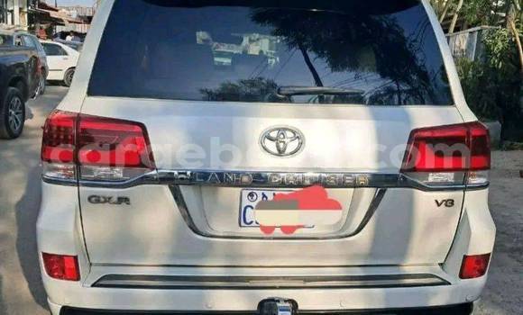 Buy Used Toyota Land Cruiser White Car in Addis–Ababa in Ethiopia Buy Used Toyota Land Cruiser White Car in Addis–Ababa in Ethiopia
