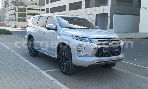 ይግዙ ያገለገለ Mitsubishi Montero Sport ነጭ መኪና በ አዲስ አበባ በ ኢትዮጵያ ይግዙ ያገለገለ Mitsubishi Montero Sport ነጭ መኪና በ አዲስ አበባ በ ኢትዮጵያ