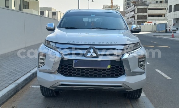ይግዙ ያገለገለ Mitsubishi Montero Sport ነጭ መኪና በ አዲስ አበባ በ ኢትዮጵያ ይግዙ ያገለገለ Mitsubishi Montero Sport ነጭ መኪና በ አዲስ አበባ በ ኢትዮጵያ