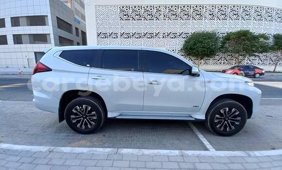 ይግዙ ያገለገለ Mitsubishi Montero Sport ነጭ መኪና በ አዲስ አበባ በ ኢትዮጵያ ይግዙ ያገለገለ Mitsubishi Montero Sport ነጭ መኪና በ አዲስ አበባ በ ኢትዮጵያ