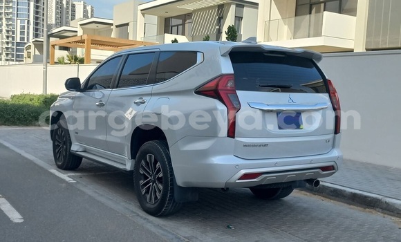 ይግዙ ያገለገለ Mitsubishi Montero Sport ነጭ መኪና በ አዲስ አበባ በ ኢትዮጵያ ይግዙ ያገለገለ Mitsubishi Montero Sport ነጭ መኪና በ አዲስ አበባ በ ኢትዮጵያ