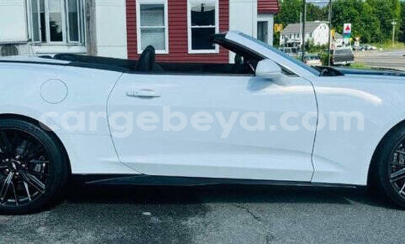 ይግዙ ያገለገለ Chevrolet Camaro ነጭ መኪና በ አዲስ አበባ በ ኢትዮጵያ ይግዙ ያገለገለ Chevrolet Camaro ነጭ መኪና በ አዲስ አበባ በ ኢትዮጵያ