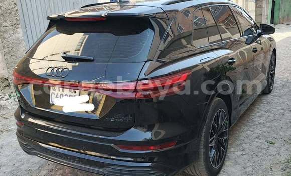 ይግዙ ያገለገለ Audi Q5 ጥቁር መኪና በ አዲስ አበባ በ ኢትዮጵያ ይግዙ ያገለገለ Audi Q5 ጥቁር መኪና በ አዲስ አበባ በ ኢትዮጵያ