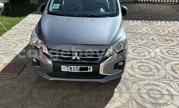 ይግዙ ያገለገለ Mitsubishi Attrage ሌላ መኪና በ አዲስ አበባ በ ኢትዮጵያ