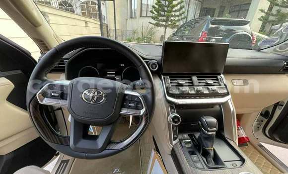 ይግዙ ያገለገለ Toyota Land Cruiser ጥቁር መኪና በ አዲስ አበባ በ ኢትዮጵያ ይግዙ ያገለገለ Toyota Land Cruiser ጥቁር መኪና በ አዲስ አበባ በ ኢትዮጵያ