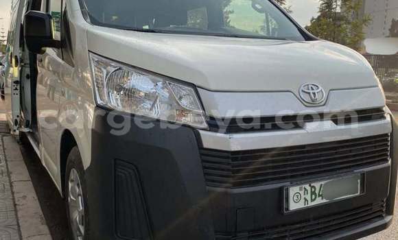 ይግዙ ያገለገለ Toyota Hiace ነጭ መኪና በ አዲስ አበባ በ ኢትዮጵያ ይግዙ ያገለገለ Toyota Hiace ነጭ መኪና በ አዲስ አበባ በ ኢትዮጵያ
