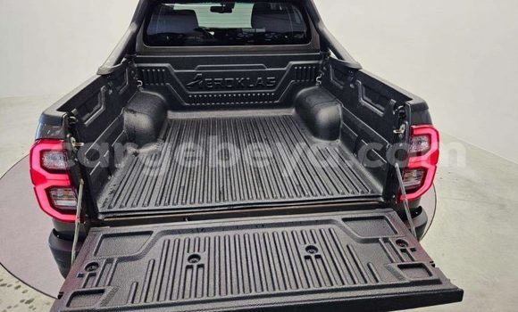 Buy Used Toyota Hilux Green Car in Addis–Ababa in Ethiopia Buy Used Toyota Hilux Green Car in Addis–Ababa in Ethiopia