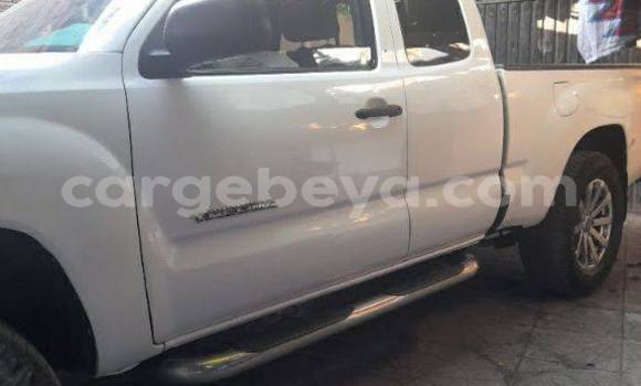 Acheter Occasion Voiture Toyota Tacoma Blanc à Addis Ababa, Ethiopie Acheter Occasion Voiture Toyota Tacoma Blanc à Addis Ababa, Ethiopie