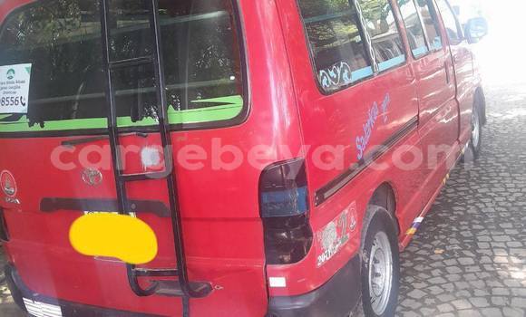 Oofamaa Toyota Hiace Red Makiinaa iti Addis ababa keessatti Africa keessatti