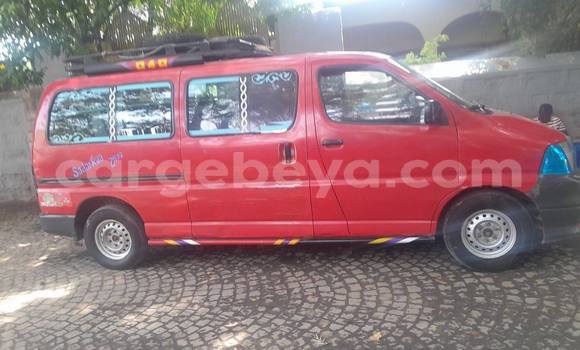 Acheter Occasion Voiture Toyota Hiace Rouge à Addis ababa, Africa Acheter Occasion Voiture Toyota Hiace Rouge à Addis ababa, Africa