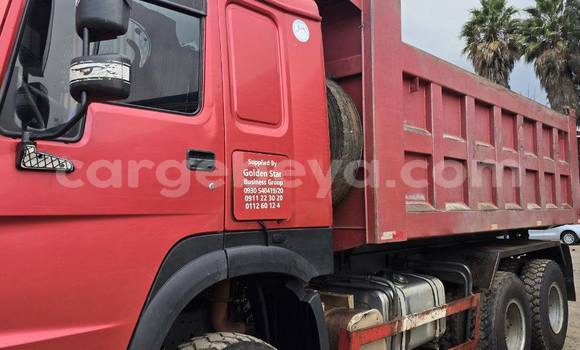 Acheter Occasion Utilitaire Hino 300 Series Rouge à Addis Ababa, Ethiopie Acheter Occasion Utilitaire Hino 300 Series Rouge à Addis Ababa, Ethiopie