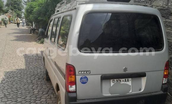 ይግዙ ያገለገለ Toyota Hiace ነጭ መኪና በ አዲስ አበባ በ ኢትዮጵያ ይግዙ ያገለገለ Toyota Hiace ነጭ መኪና በ አዲስ አበባ በ ኢትዮጵያ