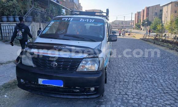 ይግዙ ያገለገለ Toyota Dolphin ነጭ መኪና በ አዲስ አበባ በ ኢትዮጵያ