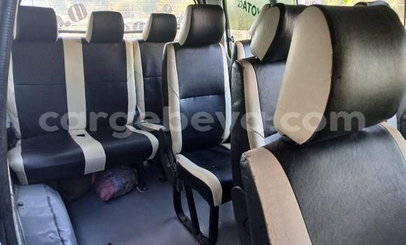 ይግዙ ያገለገለ Toyota Dolphin ነጭ መኪና በ አዲስ አበባ በ ኢትዮጵያ ይግዙ ያገለገለ Toyota Dolphin ነጭ መኪና በ አዲስ አበባ በ ኢትዮጵያ