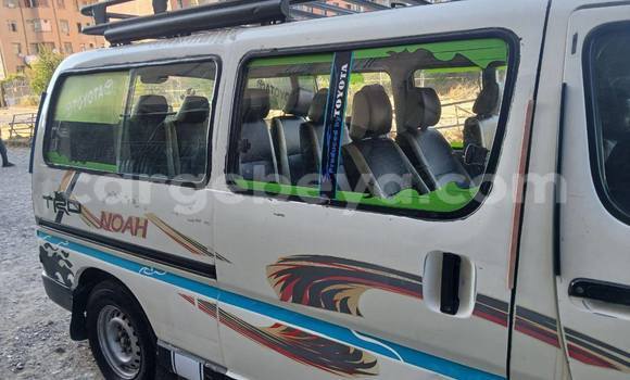 ይግዙ ያገለገለ Toyota Dolphin ነጭ መኪና በ አዲስ አበባ በ ኢትዮጵያ ይግዙ ያገለገለ Toyota Dolphin ነጭ መኪና በ አዲስ አበባ በ ኢትዮጵያ