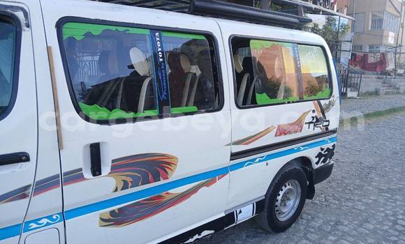 ይግዙ ያገለገለ Toyota Dolphin ነጭ መኪና በ አዲስ አበባ በ ኢትዮጵያ ይግዙ ያገለገለ Toyota Dolphin ነጭ መኪና በ አዲስ አበባ በ ኢትዮጵያ