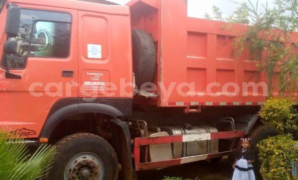 Acheter Occasion Utilitaire Isuzu FTR 850 Rouge à Addis Ababa, Ethiopie Acheter Occasion Utilitaire Isuzu FTR 850 Rouge à Addis Ababa, Ethiopie