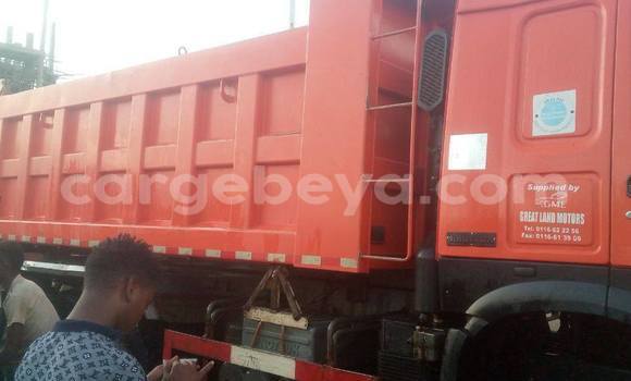 Acheter Occasion Utilitaire Isuzu FTR 850 Rouge à Addis Ababa, Ethiopie Acheter Occasion Utilitaire Isuzu FTR 850 Rouge à Addis Ababa, Ethiopie