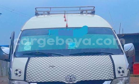ይግዙ ያገለገለ Toyota Touring HiAce ነጭ መኪና በ አዲስ አበባ በ ኢትዮጵያ ይግዙ ያገለገለ Toyota Touring HiAce ነጭ መኪና በ አዲስ አበባ በ ኢትዮጵያ